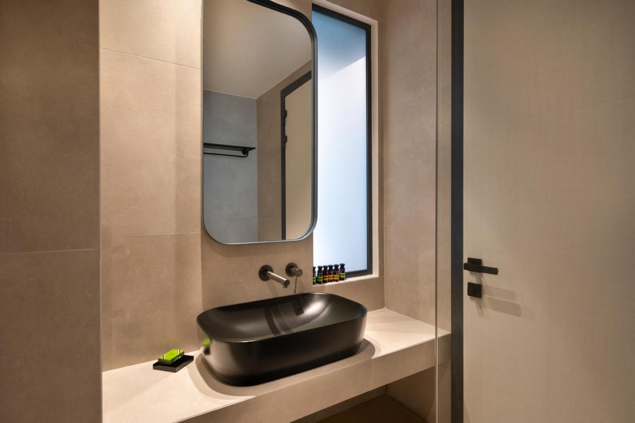 Nema Hotel Атина Екстериор снимка