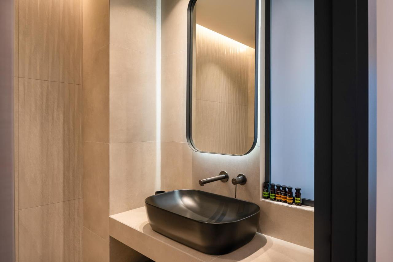 Nema Hotel Атина Екстериор снимка