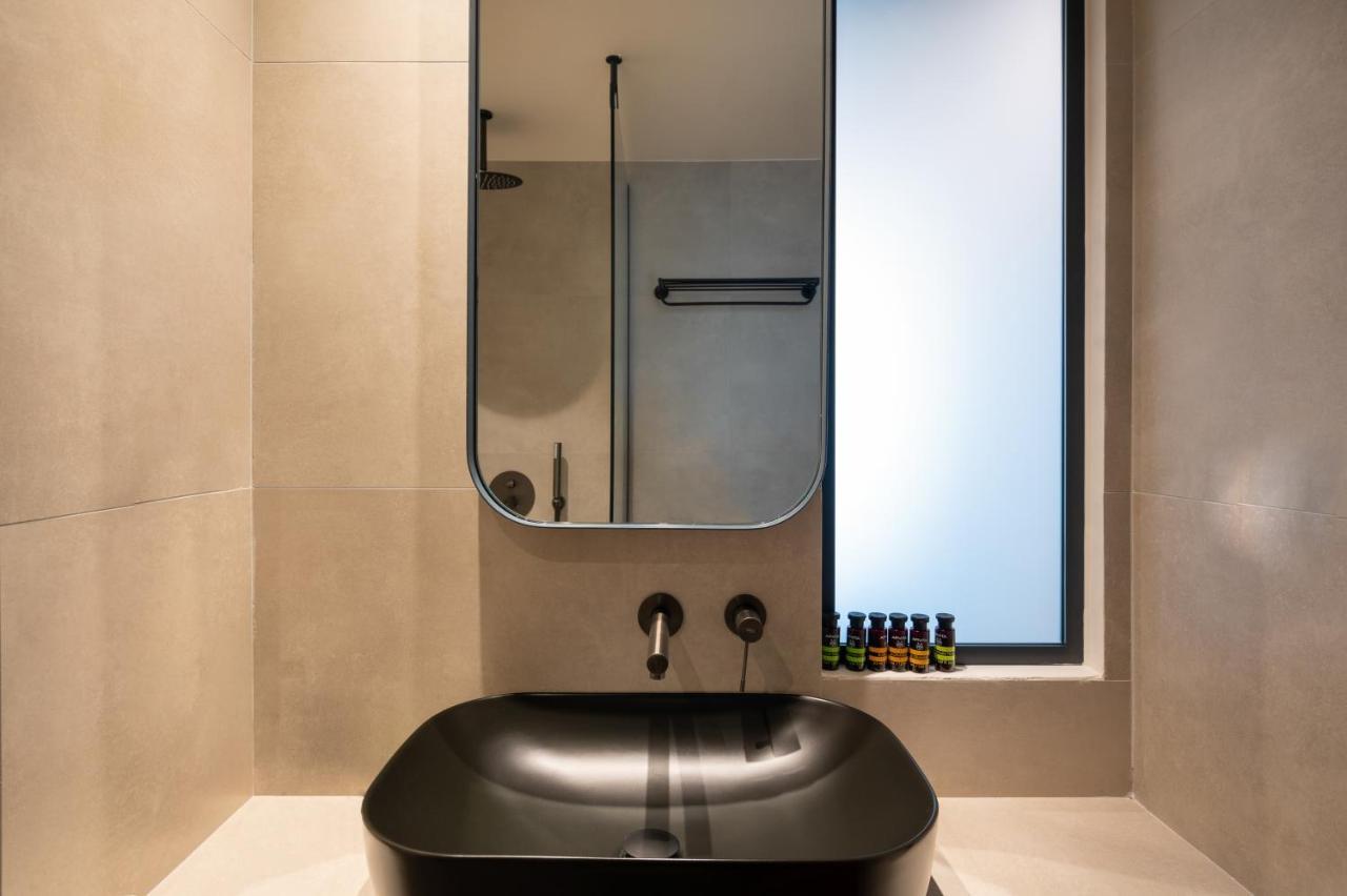 Nema Hotel Атина Екстериор снимка