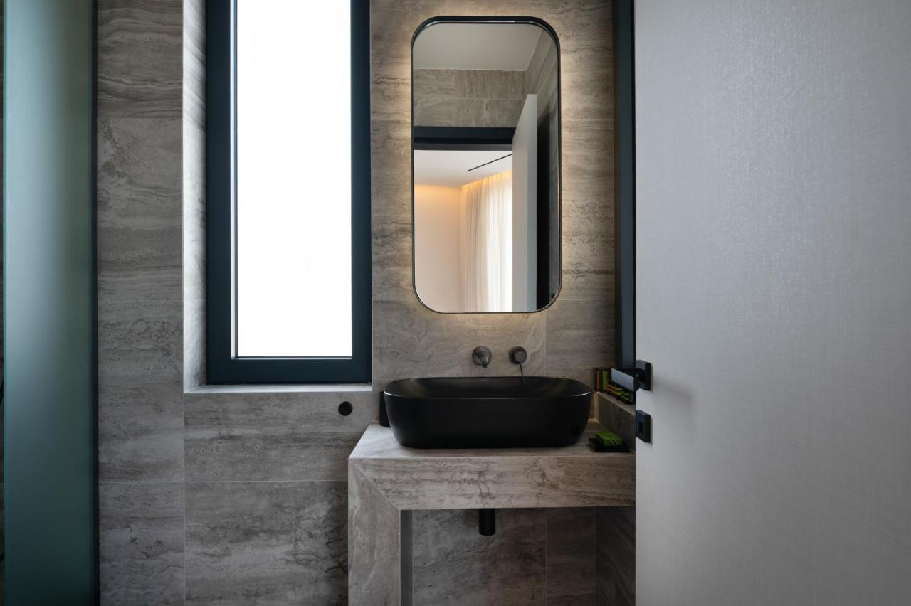 Nema Hotel Атина Екстериор снимка