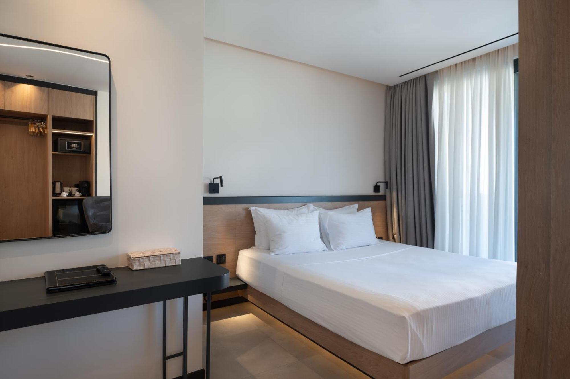 Nema Hotel Атина Екстериор снимка