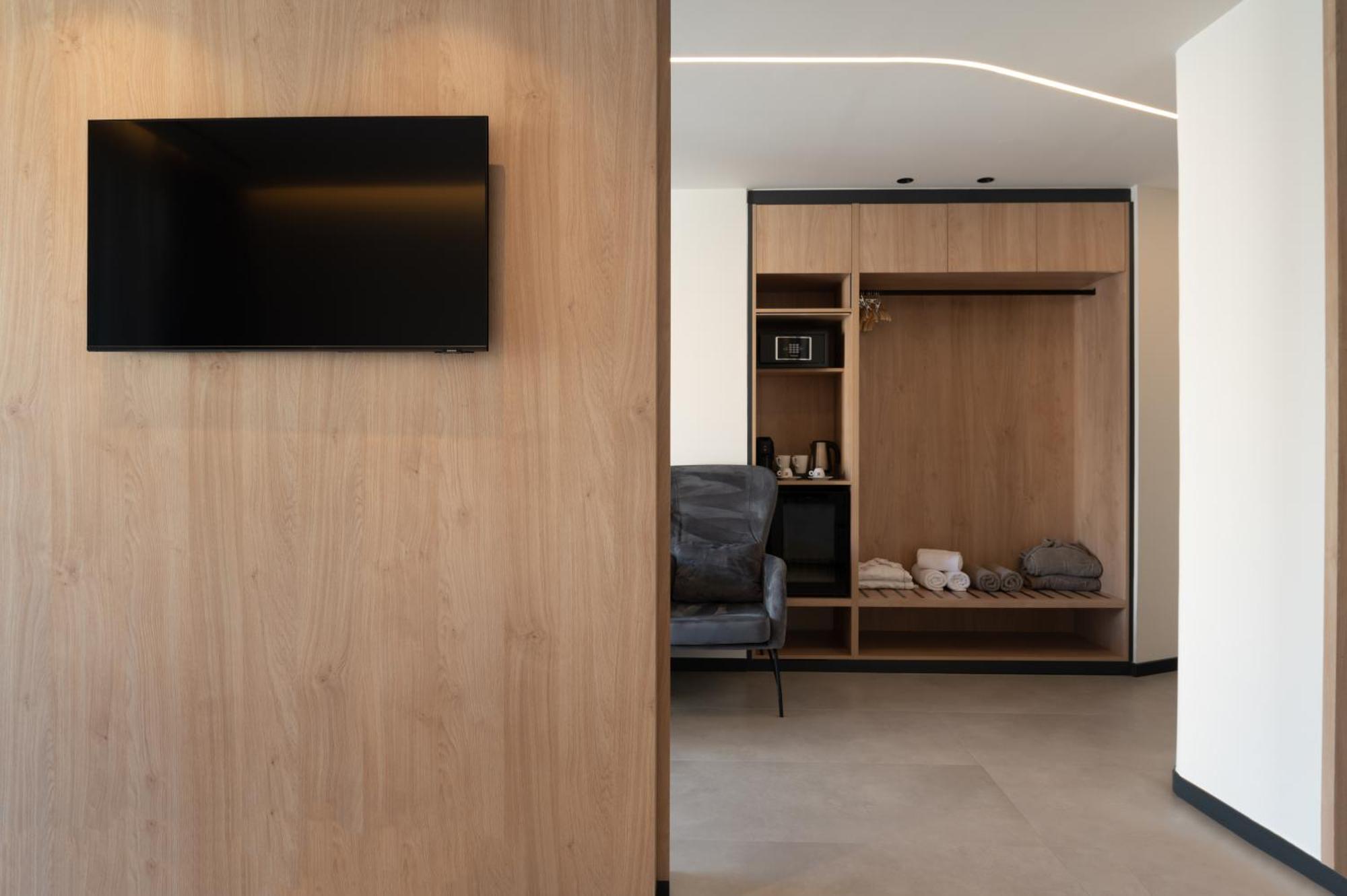 Nema Hotel Атина Екстериор снимка